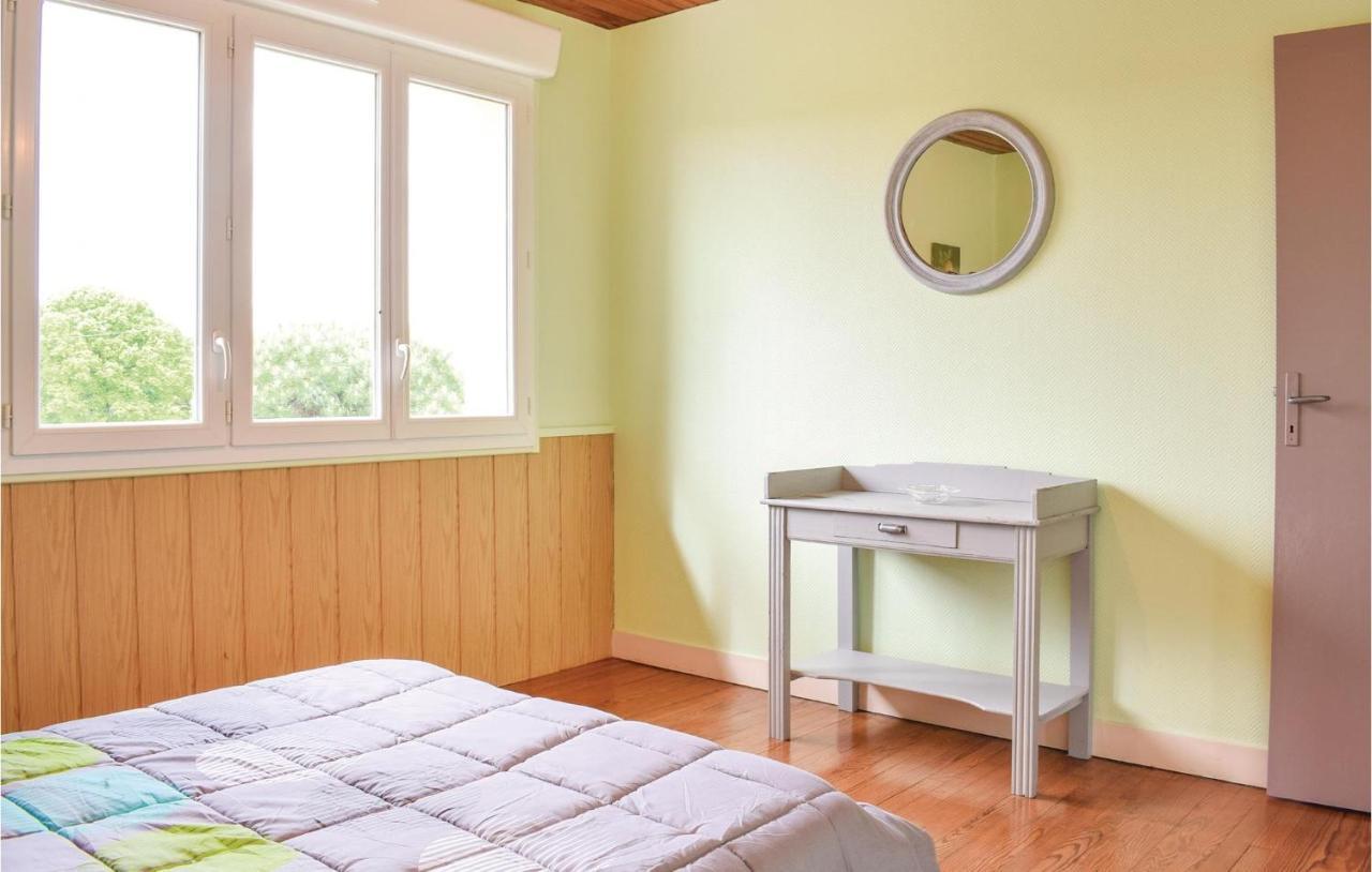 Holiday Home In Montsernelle Lithaire エクステリア 写真