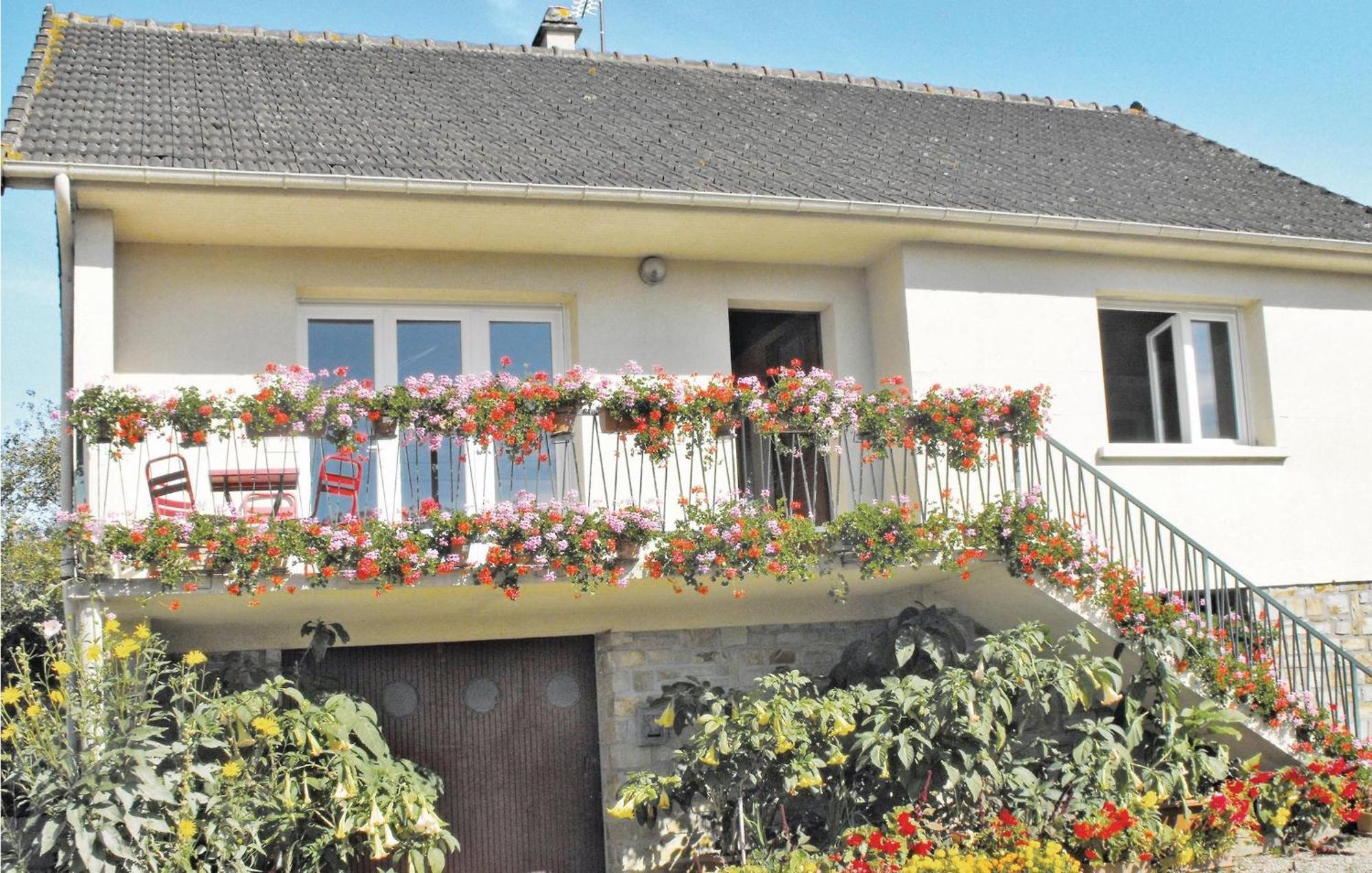 Holiday Home In Montsernelle Lithaire エクステリア 写真